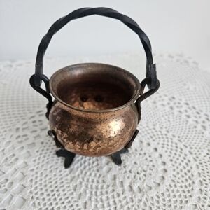 Vintage Hammered Copper Miniature Cauldron – Wrought Iron Handle & Feet
